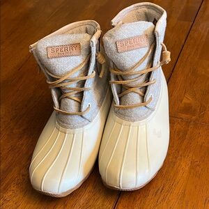 Sperry Tan and Gray Rain & Snow Boots Sleek Design